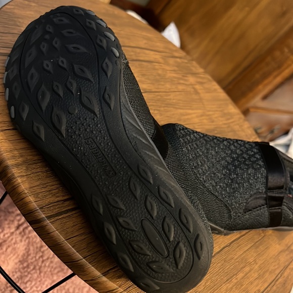 Skechers  relaxed fit. Memory foam. Sz9 - Picture 2 of 3